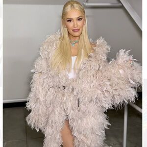 Fur is always in!🩷🩷🩷🩷